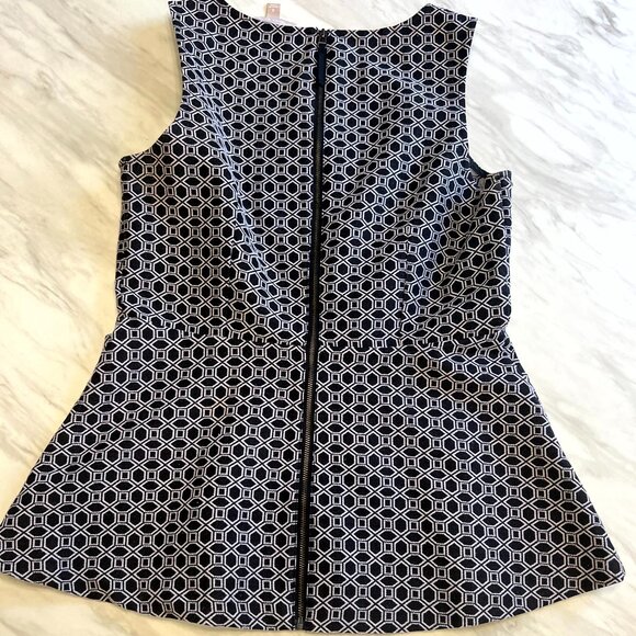 Banana Republic Woman's Peplum Top with Full Back Zipper - Spring '23 - - Picture 8 of 14